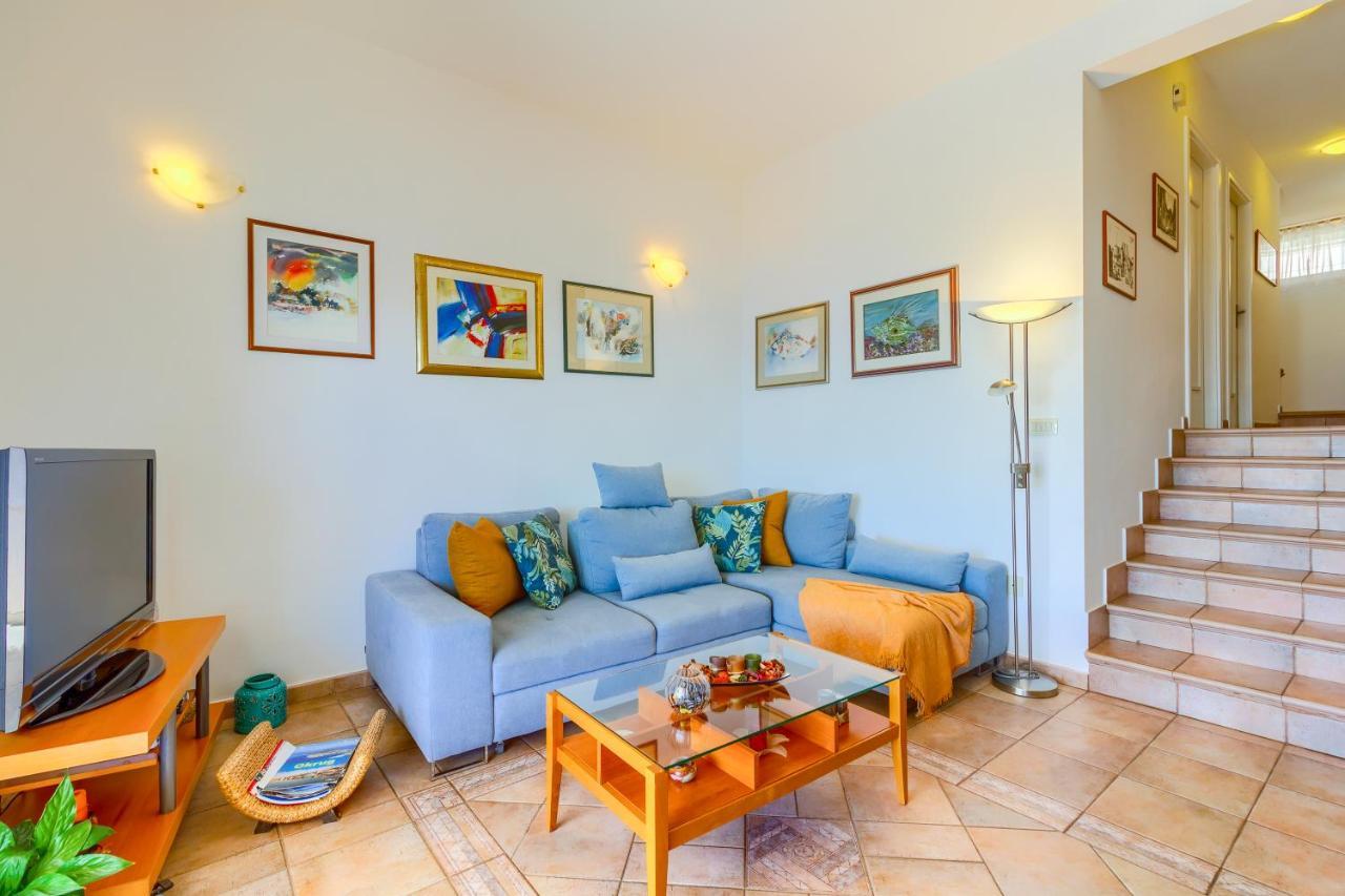 Apartments Meri Trogir Bagian luar foto