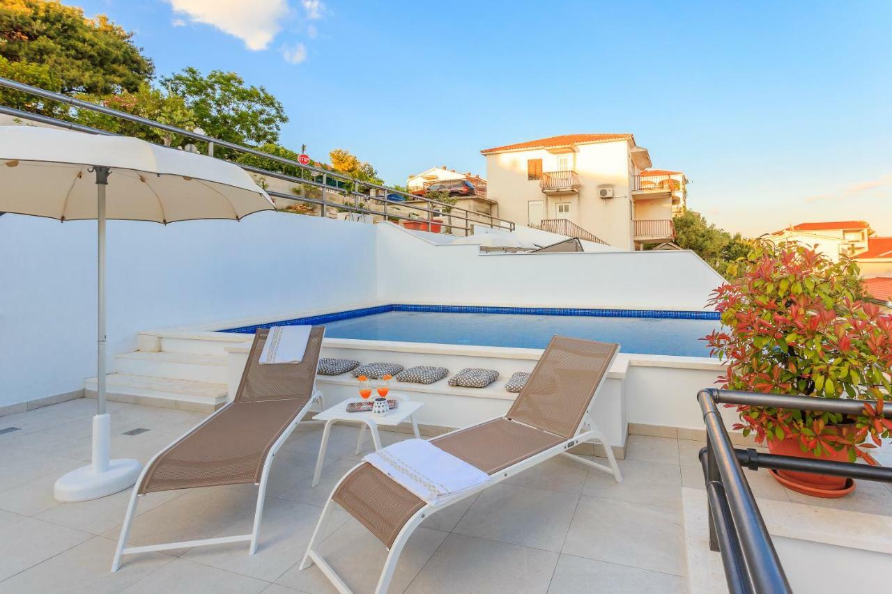 Apartments Meri Trogir Bagian luar foto