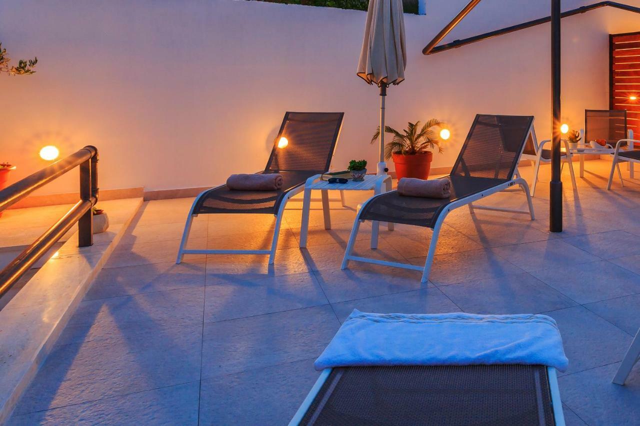 Apartments Meri Trogir Bagian luar foto
