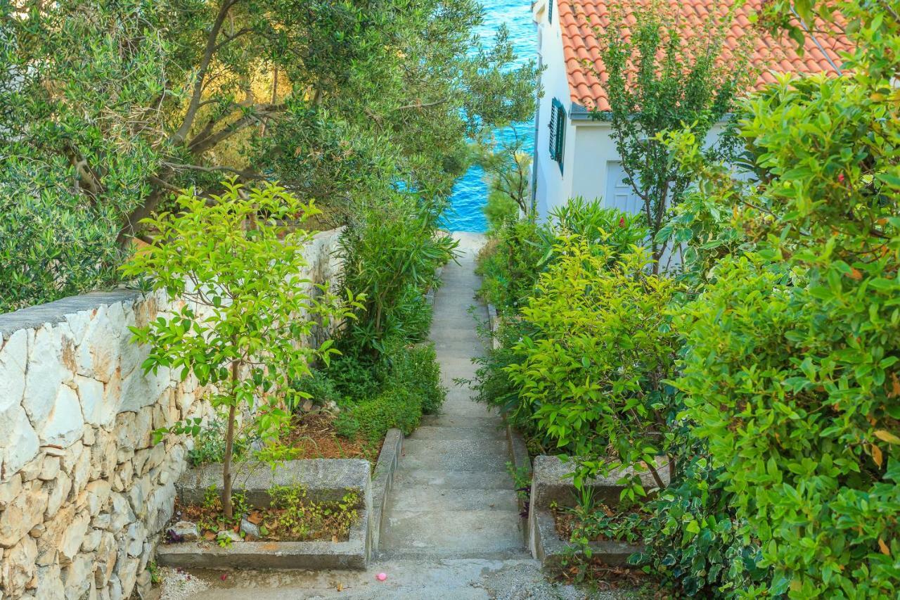 Apartments Meri Trogir Bagian luar foto